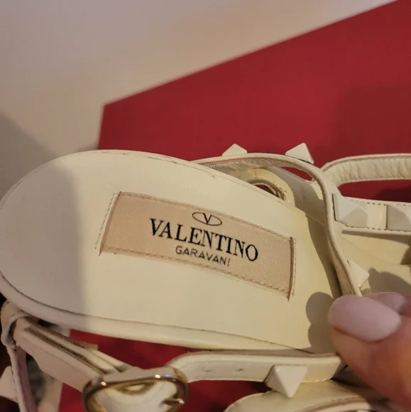 ( SOLD) Authentic Valentino Garavani Rockstud Ankle Strap Pump - Picture 10 of 13